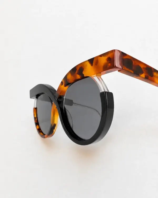 Lunettes Pierre Eyewear AMORE coloris Black Ecaille SUN
