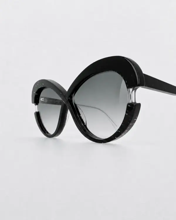 Lunettes Pierre Eyewear MADAME coloris Black Fusion Sun
