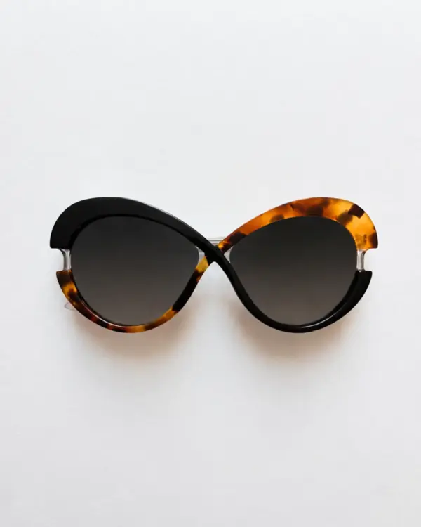 Lunettes Pierre Eyewear MADAME coloris Ecaille Black SUN