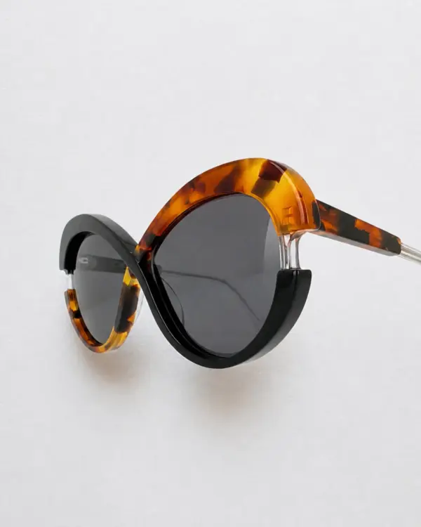 Lunettes Pierre Eyewear MADAME coloris Ecaille Black SUN